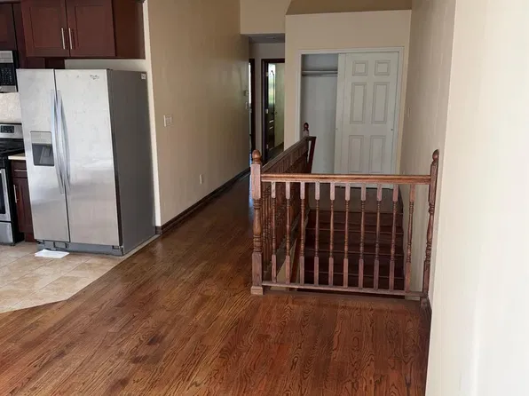 17515 74th Ave #2, Fresh Meadows, NY 11366