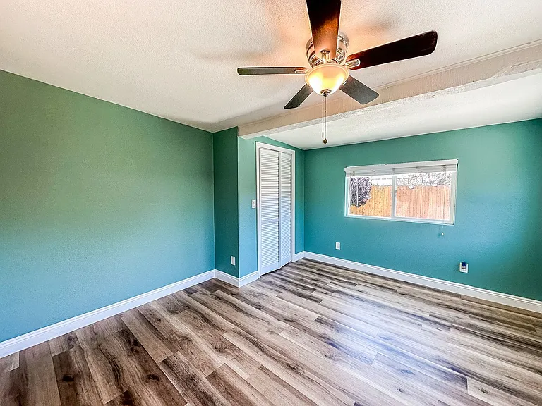 1117 Iris Ave — Photo 8