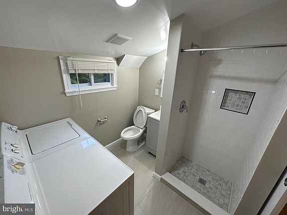 4th image of 3707 Harmon Ave