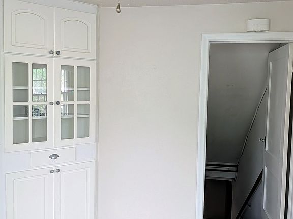 4th image of 522 Franklin St