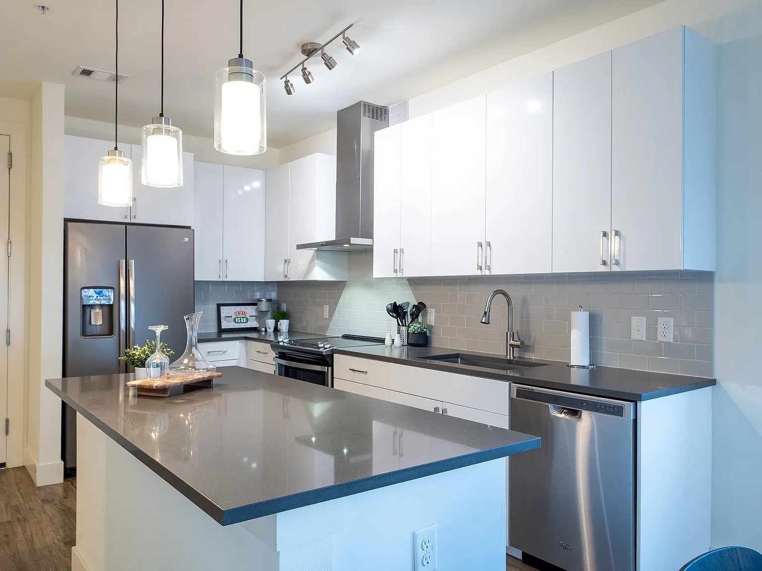 1 bed, 1.0 bath, 850 sqft, $2,500 — Photo 4