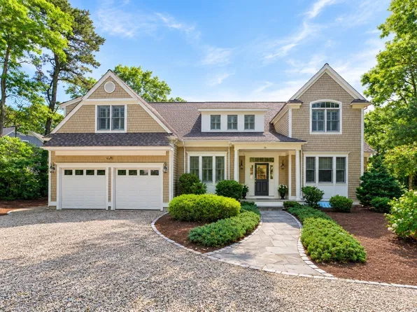 36 Troon Way, Mashpee, MA 02649