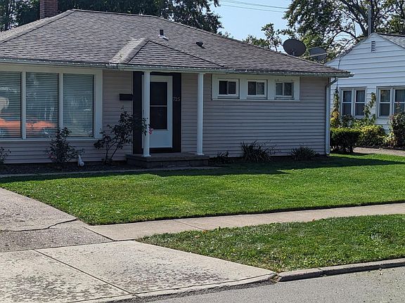 2nd image of 725 Highland Ave