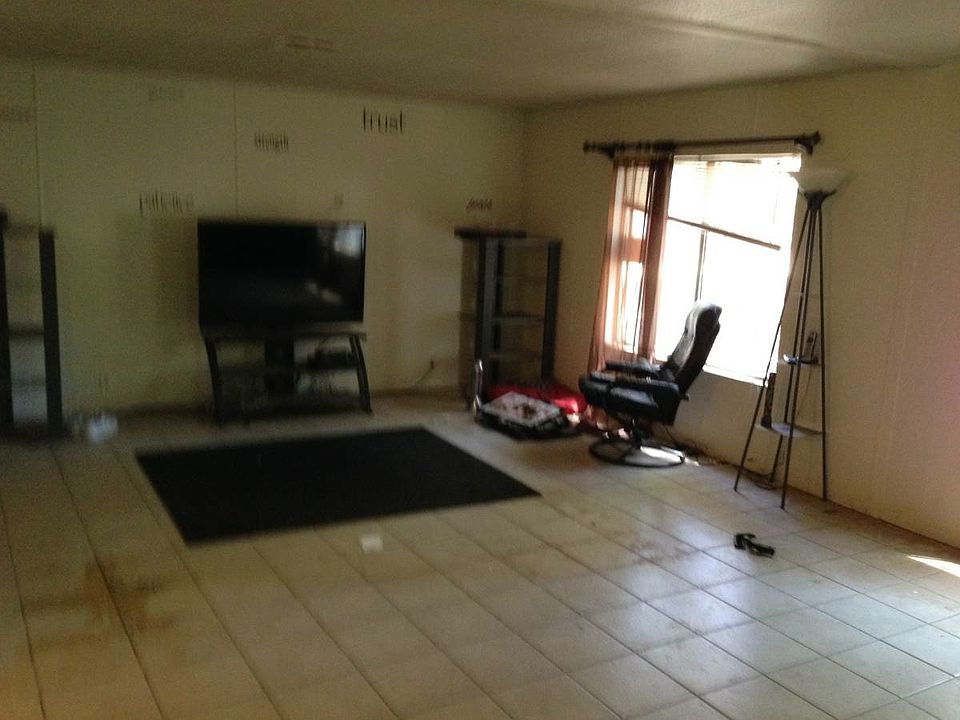 Living lroom sorry old picture was dirty