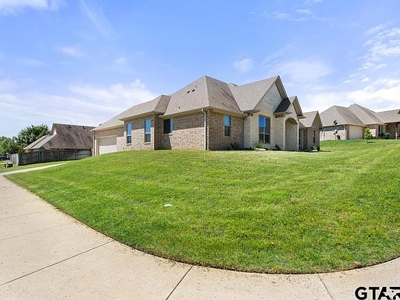 4th image of 3001 Starr Ct