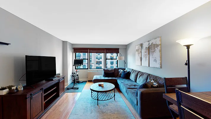 Sold by Winzone Realty Inc | media 3