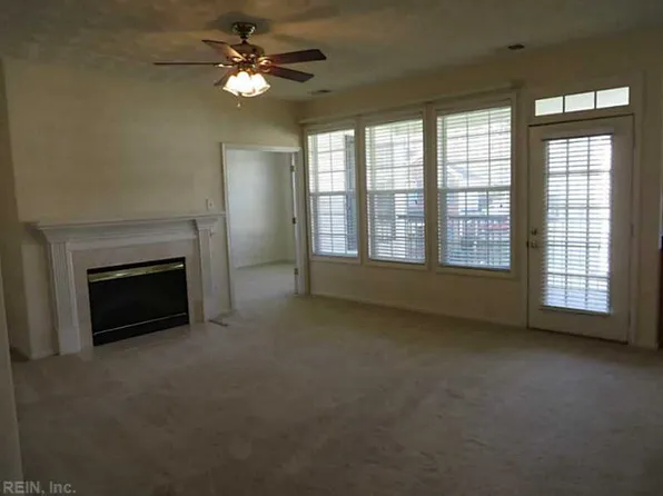 2832 Loveliness Ct, Virginia Beach, VA 23456