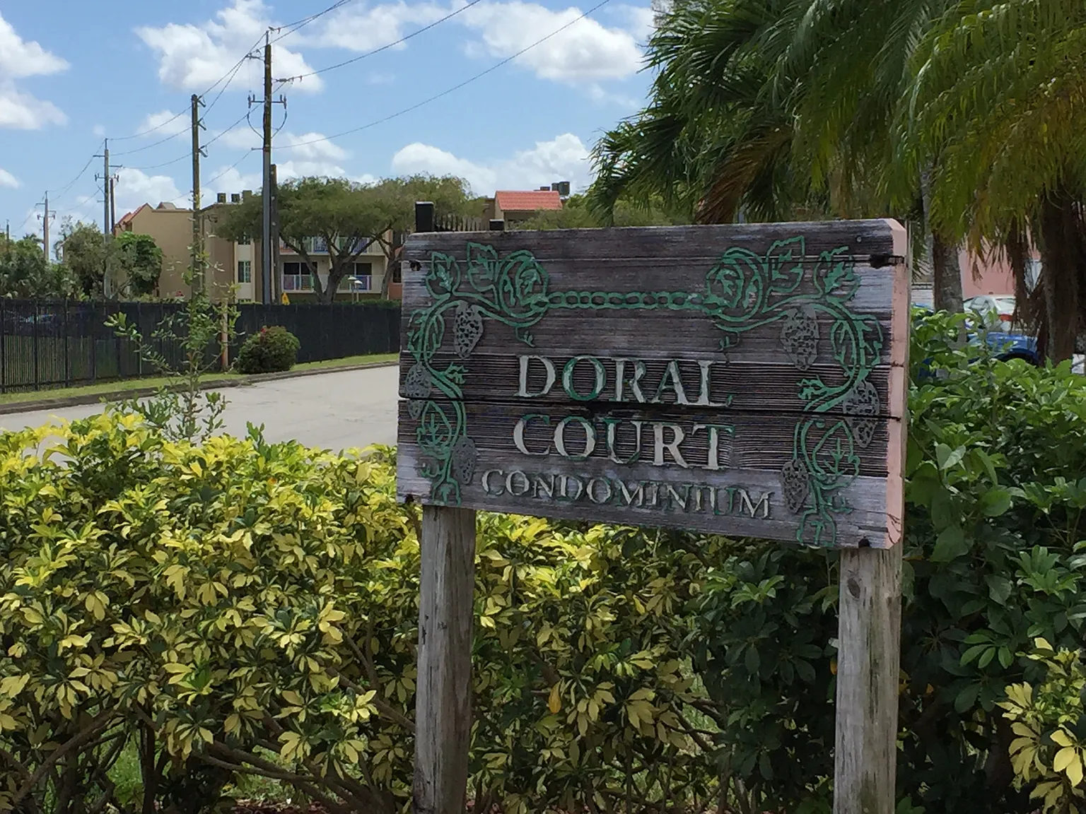 2 bed, 857 sqft, $2,300 — Photo 1