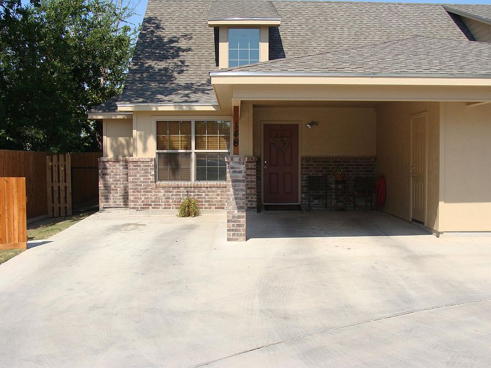 1st image of 140 Meadow Park Cir