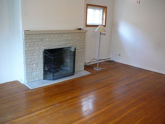 Living room w/ LBFP