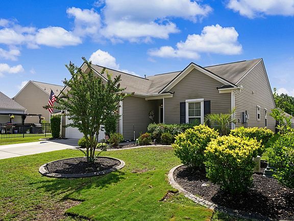 3rd image of 405 Black Cherry Way