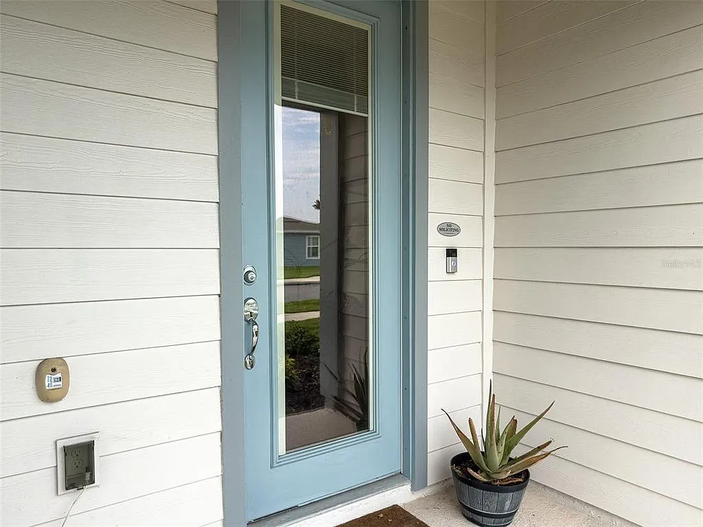 3 bed, 2.5 bath, 1652 sqft, $2,500 — Photo 3