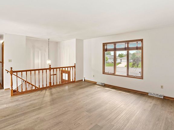 2nd image of 10392 Siedelmann Ct