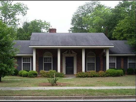 1st image of 109 S Zetterower Ave