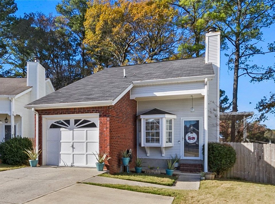 1st image of 2932 Robinwood Ln