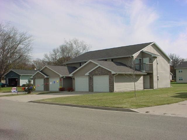 1st image of 325 Sunset Rd #3