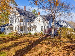 925 Barnestown Rd, Hope, ME 04847