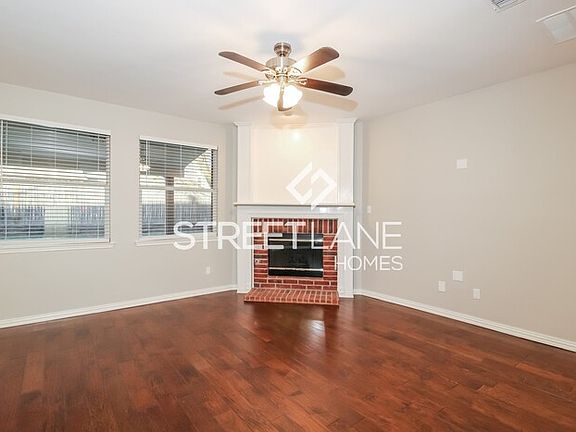 3rd image of 2013 Hickory Dr