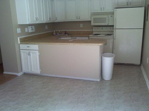 3rd image of 73 Dehaven Dr
