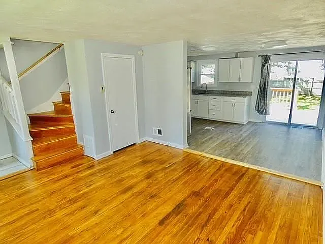 21 Saratoga Rd #21 — Photo 8