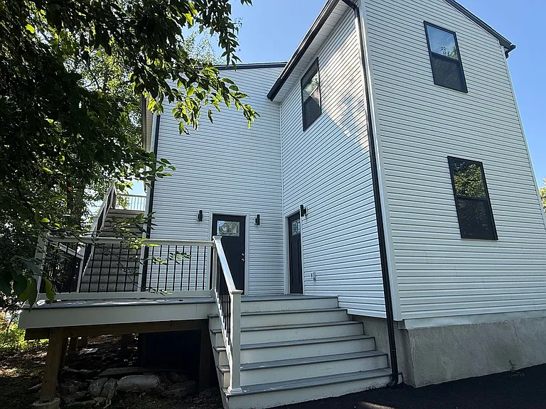 132 Yale Ave — Photo 3