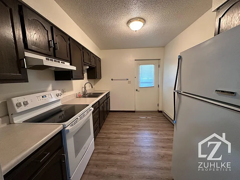 220 E Court St #3A — Photo 3