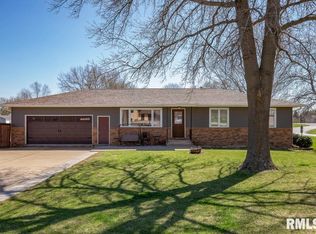 2726 Brookview Rd, Muscatine, IA 52761