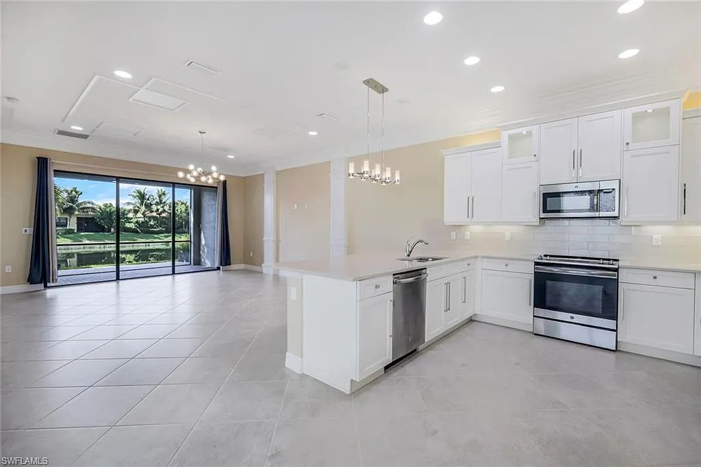 2 bed, 2.0 bath, 1880 sqft, $4,000 — Photo 3