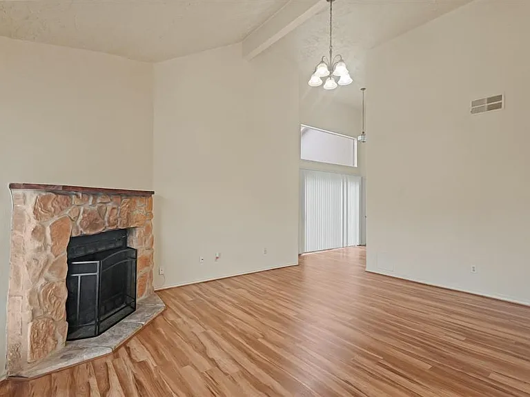 8731 Croteau Dr — Photo 5
