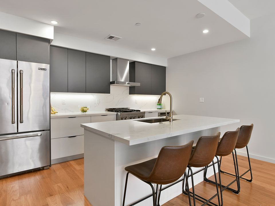 1st image of 531-533 E 2nd St #201