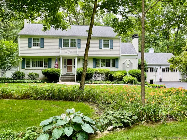 3 Blue Trail Drive, Woodbridge, CT 06525