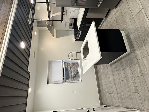3rd image of 3825 W Roscoe St #2W