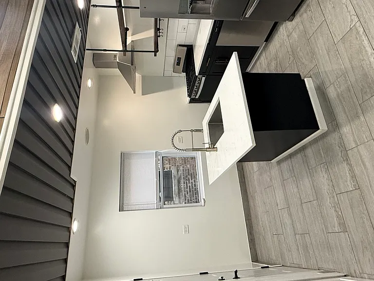 3825 W Roscoe St #2W — Photo 3