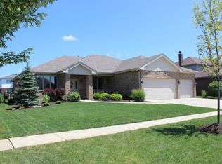 714 Mallard Dr, New Lenox, IL 60451