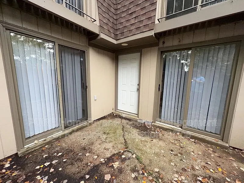 2 bed, 1.5 bath, 1230 sqft, $1,395 — Photo 3