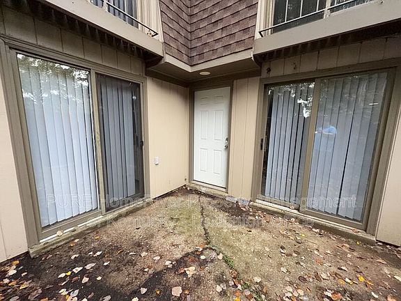 3rd image of 429 Darby Creek Rd APT D