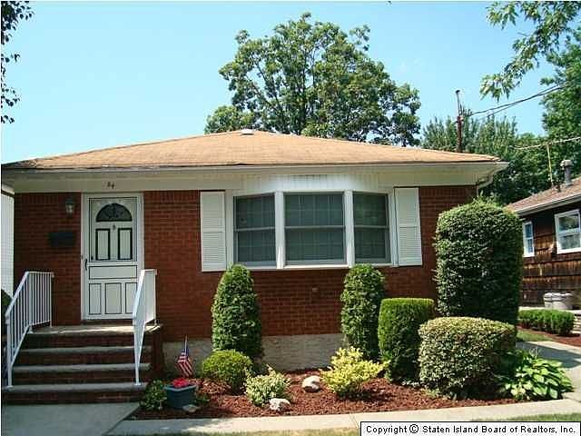 1st image of 84 Fern Ave