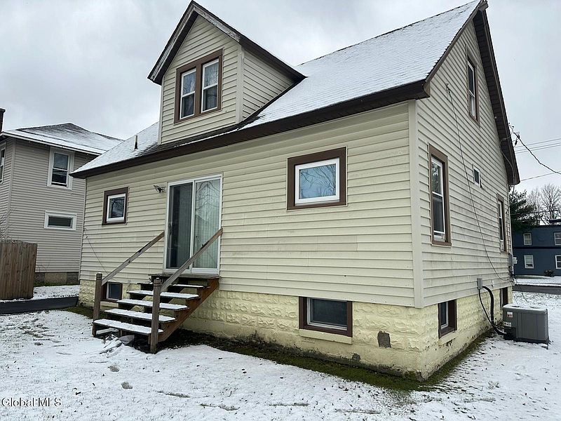 4th image of 407 E Bloomfield Street