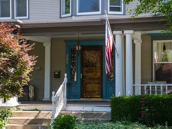 3rd image of 208 W Beardsley Ave