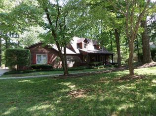 1089 W Outer Dr, Oak Ridge, TN 37830