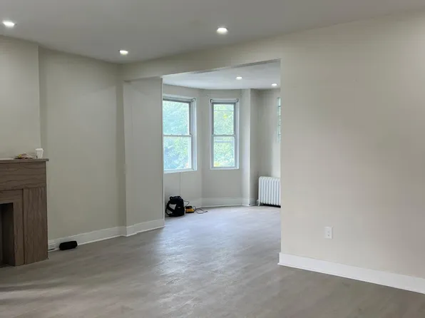 2042 Wightman St, Pittsburgh, PA 15217