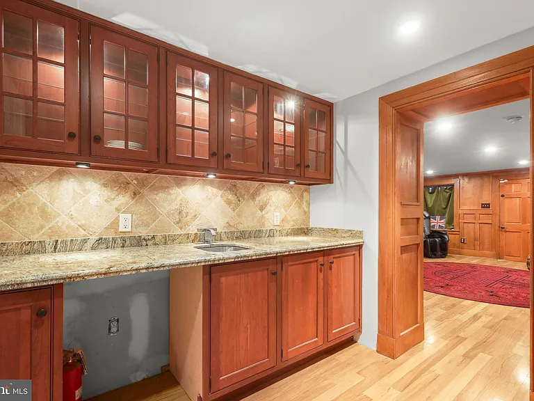 1007 N Calvert St — Photo 36