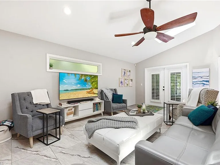 6104 Waterway Bay Dr — Photo 5