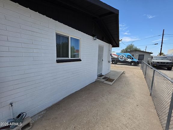 4th image of 574 S Park St #B
