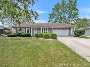 18 Cayman Dr, Montgomery, IL 60538