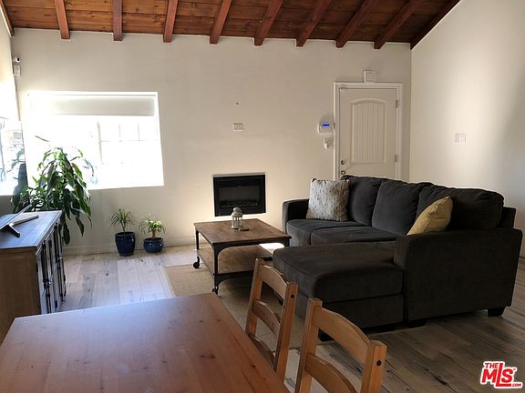 3rd image of 6026 Beeman Ave