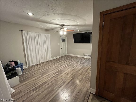 5th image of 688 E Cassell Ave
