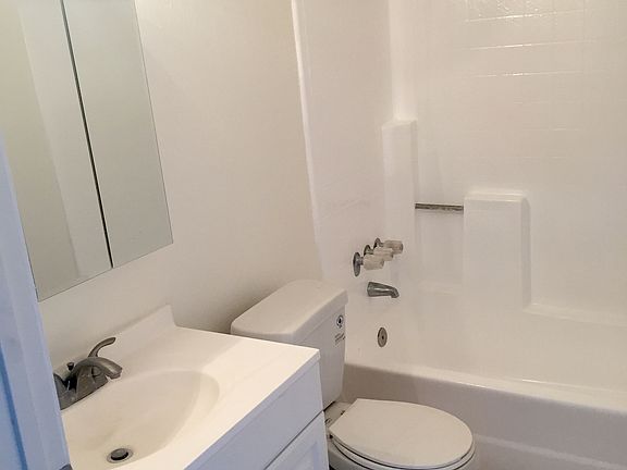 3rd image of 855 S Harvard Blvd APT 201