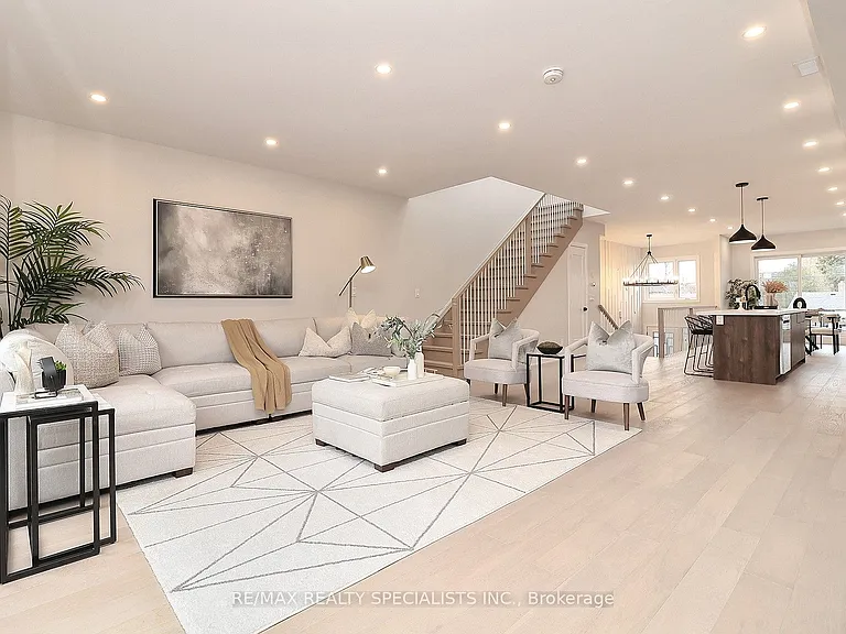 1046 Roosevelt Rd — Photo 21