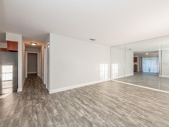 4th image of 3315 Netherwood Dr